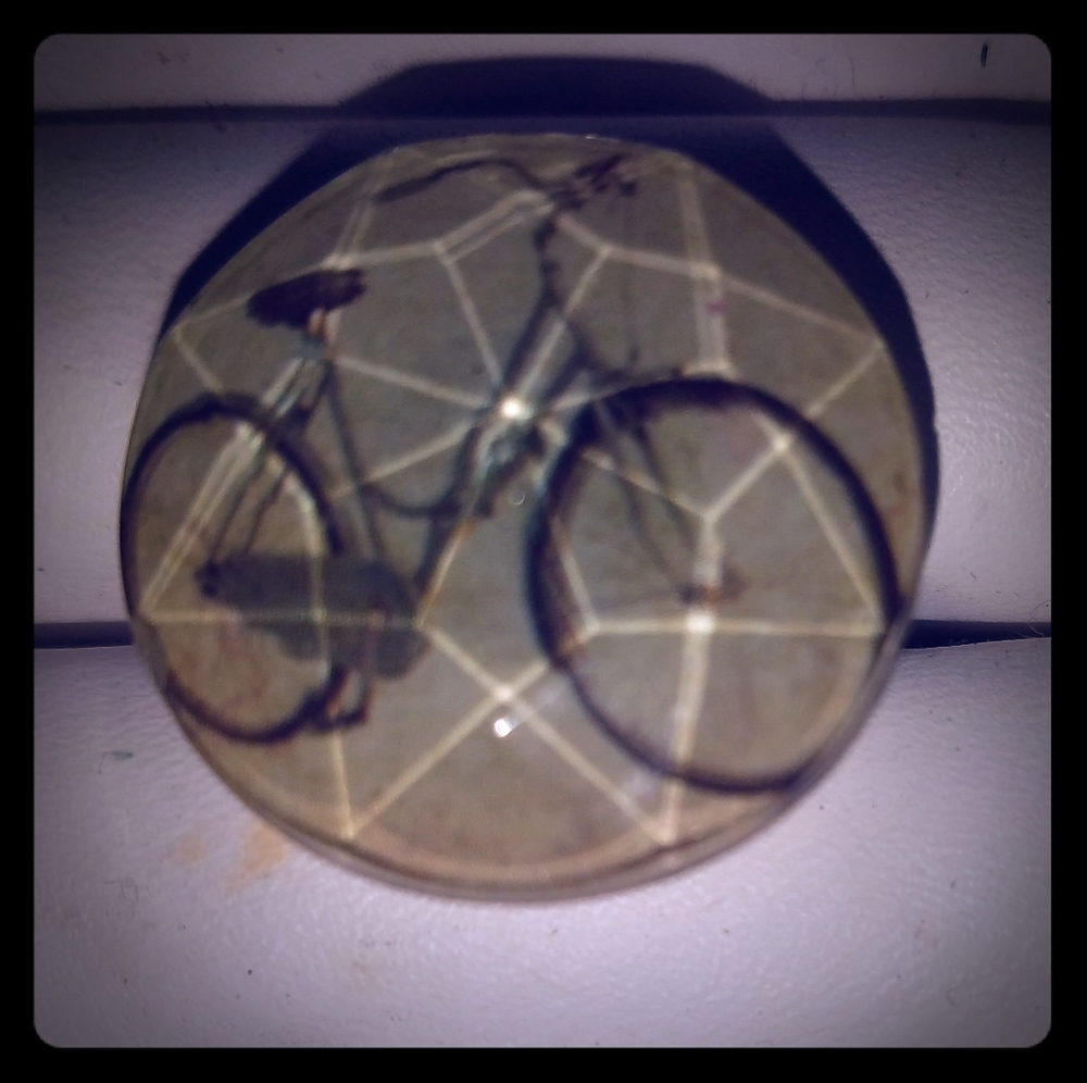 Adjustable ring.